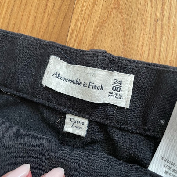 Abercrombie Curve Love Sloane Pant Short - Picture 2 of 3